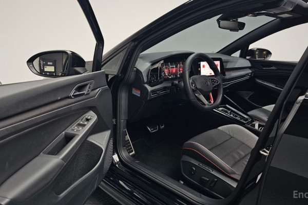 2024 Volkswagen Golf с пробегом 10 613 км