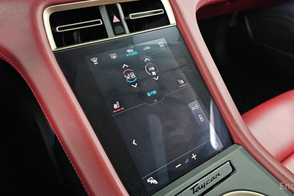 2022 Porsche Taycan с пробегом 46 720 км