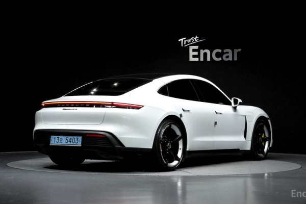 2020 Porsche Taycan с пробегом 35 295 км