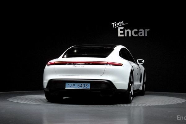 2020 Porsche Taycan с пробегом 35 295 км