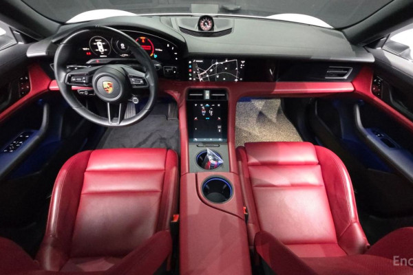 2020 Porsche Taycan с пробегом 35 295 км