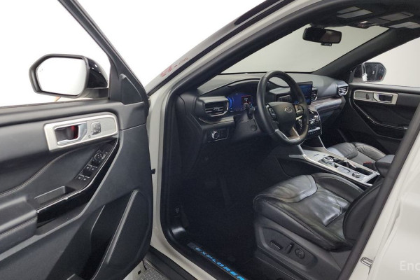 2022 Ford Explorer с пробегом 121 062 км