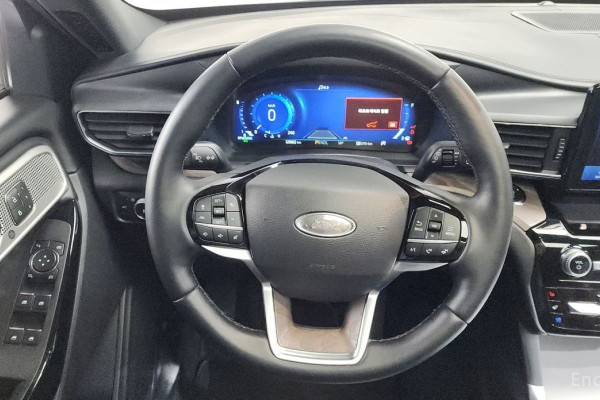 2022 Ford Explorer с пробегом 121 062 км