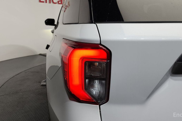 2022 Ford Explorer с пробегом 121 062 км