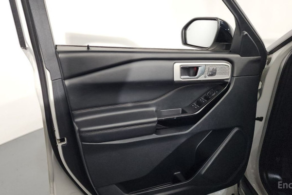 2022 Ford Explorer с пробегом 121 062 км