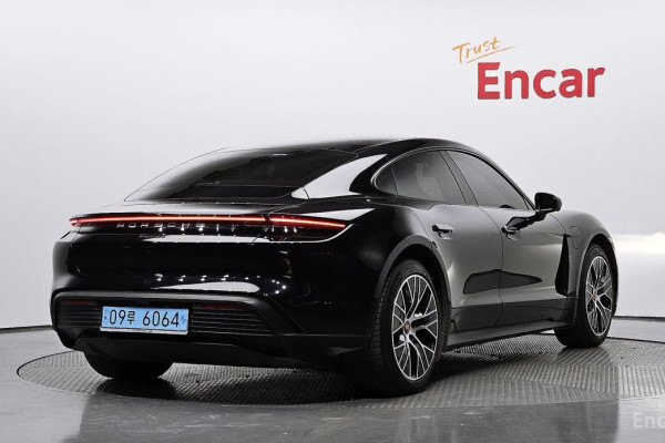 2023 Porsche Taycan с пробегом 14 934 км