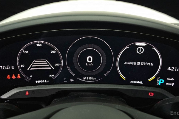 2023 Porsche Taycan с пробегом 14 934 км