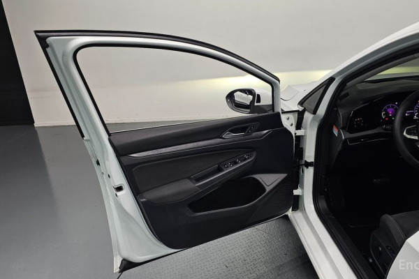 2022 Volkswagen Golf с пробегом 21 273 км