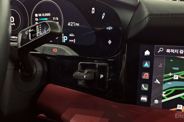 2023 Porsche Taycan с пробегом 14 934 км