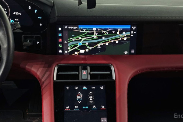 2023 Porsche Taycan с пробегом 14 934 км