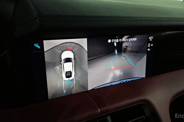 2023 Porsche Taycan с пробегом 14 934 км