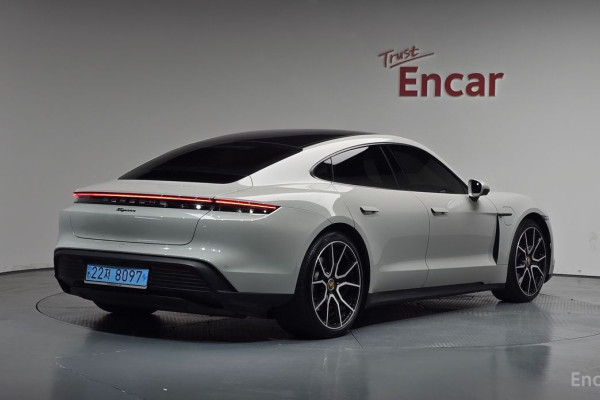 2023 Porsche Taycan с пробегом 34 780 км