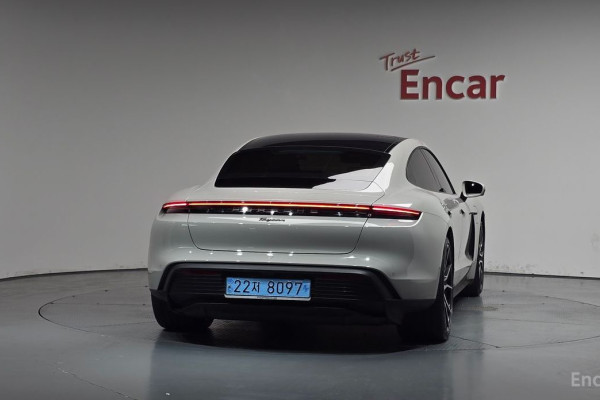 2023 Porsche Taycan с пробегом 34 780 км