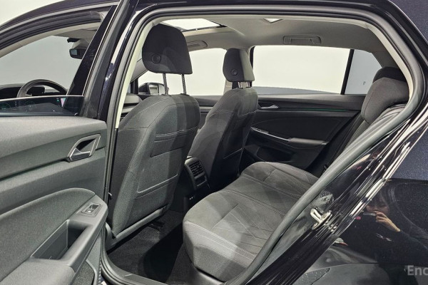 2022 Volkswagen Golf с пробегом 29 752 км