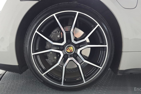 2023 Porsche Taycan с пробегом 34 780 км