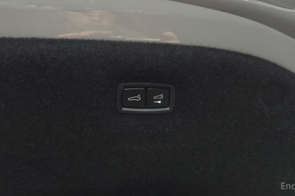 2023 Porsche Taycan с пробегом 34 780 км