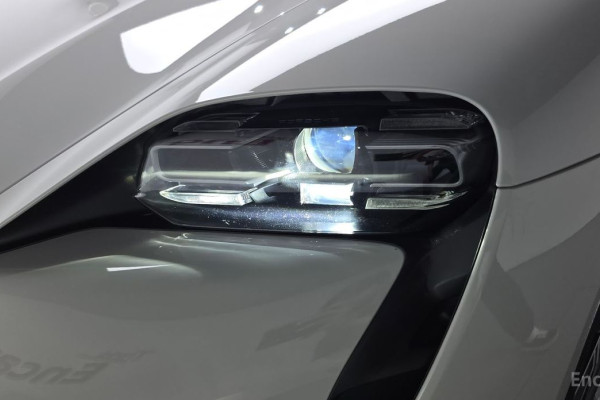 2023 Porsche Taycan с пробегом 34 780 км