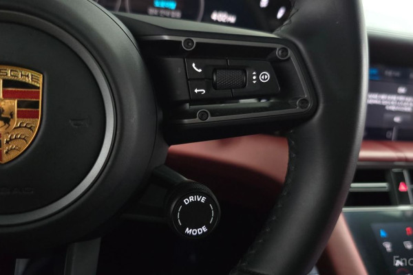 2023 Porsche Taycan с пробегом 34 780 км