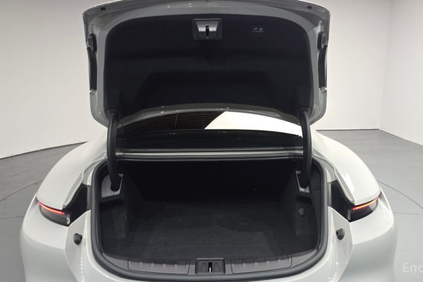 2023 Porsche Taycan с пробегом 34 780 км