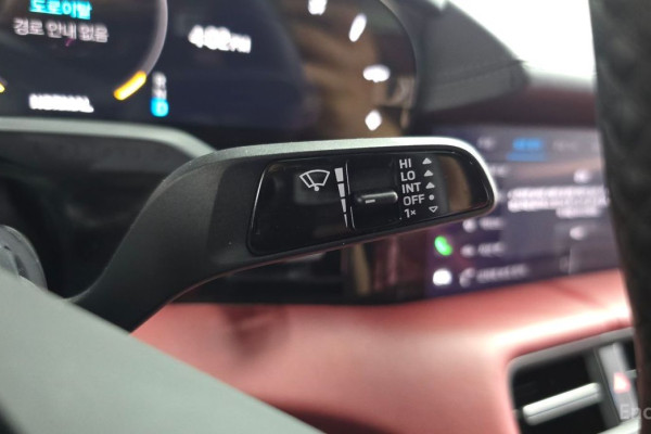 2023 Porsche Taycan с пробегом 34 780 км