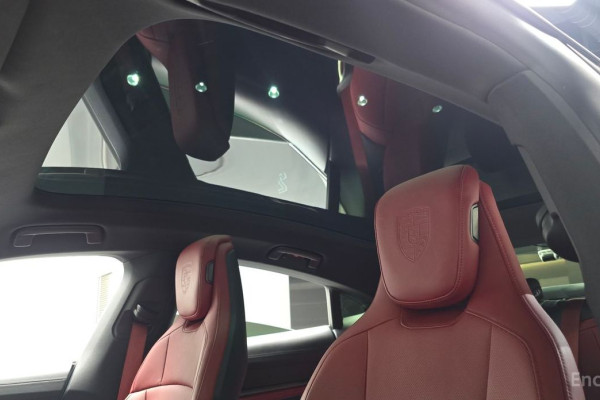 2023 Porsche Taycan с пробегом 34 780 км