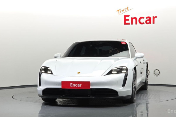 2023 Porsche Taycan с пробегом 17 406 км