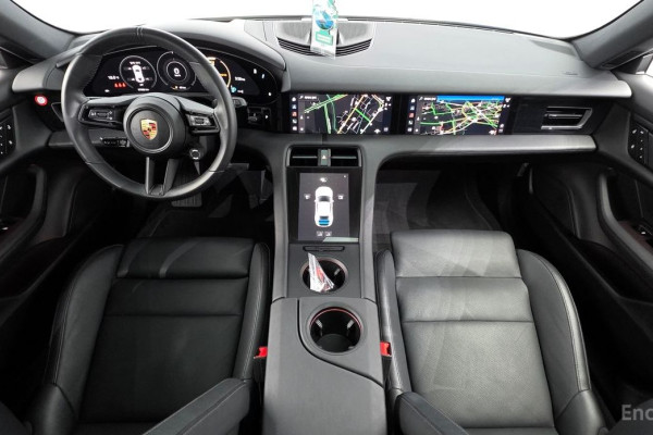 2023 Porsche Taycan с пробегом 17 406 км