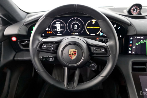 2023 Porsche Taycan с пробегом 17 406 км