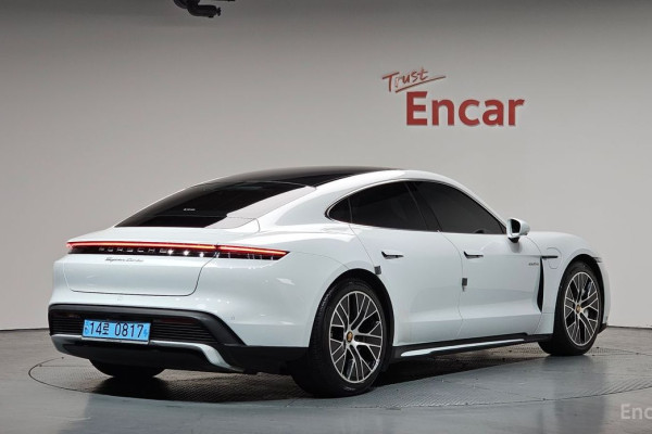 2021 Porsche Taycan с пробегом 54 661 км