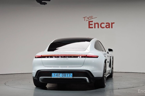 2021 Porsche Taycan с пробегом 54 661 км