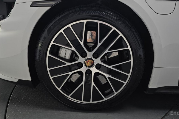 2021 Porsche Taycan с пробегом 54 661 км