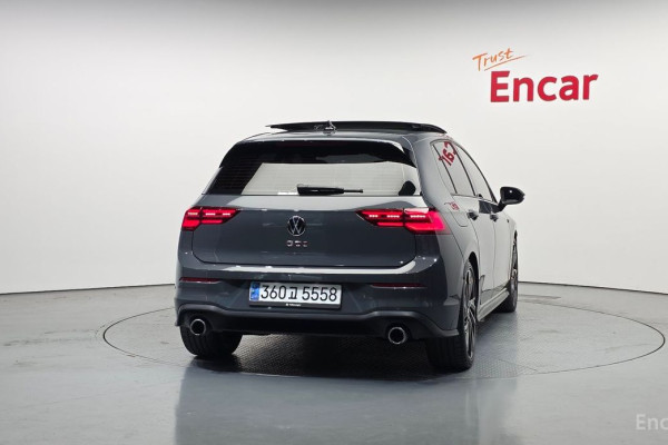 2023 Volkswagen Golf с пробегом 27 007 км