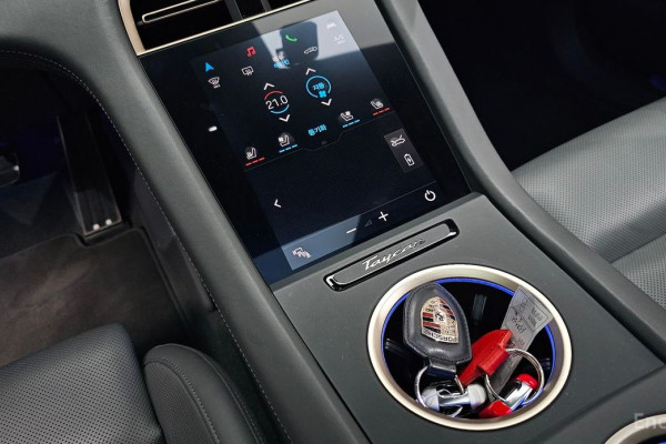 2021 Porsche Taycan с пробегом 54 661 км