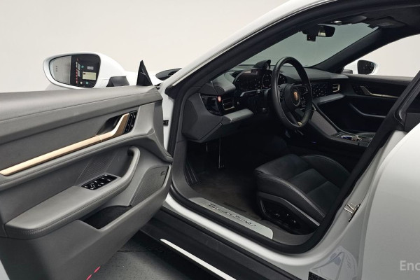 2021 Porsche Taycan с пробегом 54 661 км