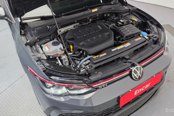 2023 Volkswagen Golf с пробегом 27 007 км