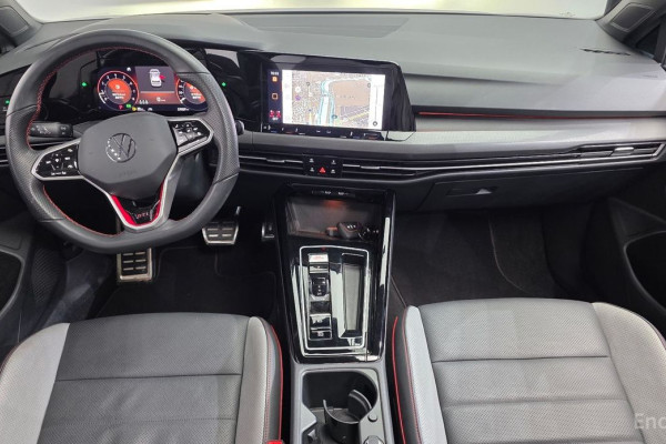 2023 Volkswagen Golf с пробегом 27 007 км