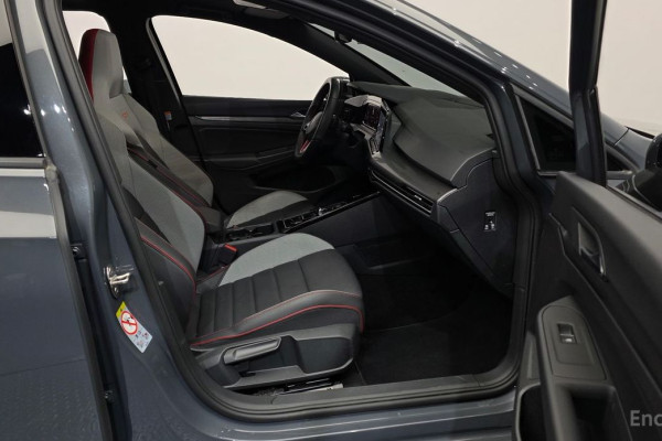 2023 Volkswagen Golf с пробегом 27 007 км