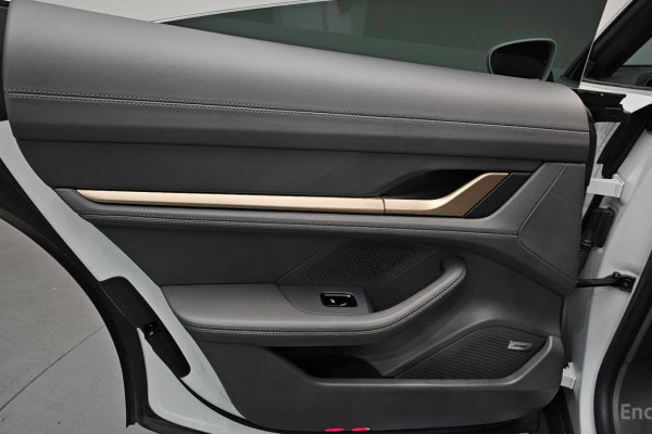 2021 Porsche Taycan с пробегом 54 661 км