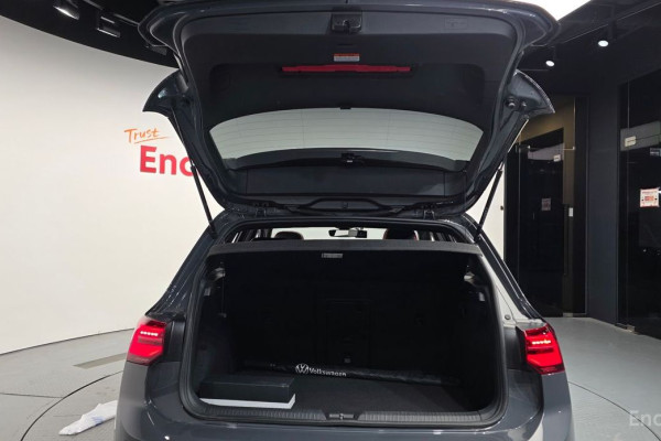 2023 Volkswagen Golf с пробегом 27 007 км