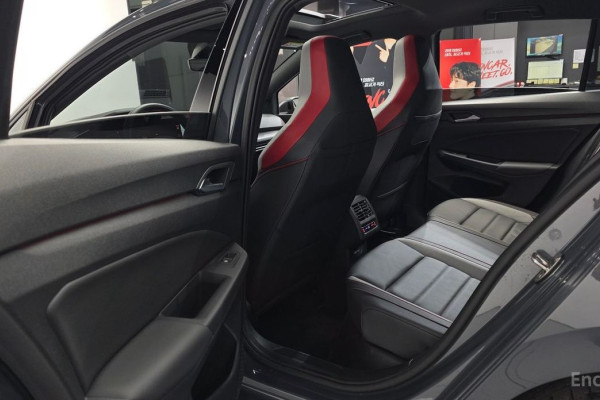 2023 Volkswagen Golf с пробегом 27 007 км