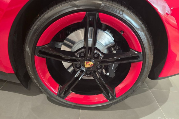 2021 Porsche Taycan с пробегом 16 953 км