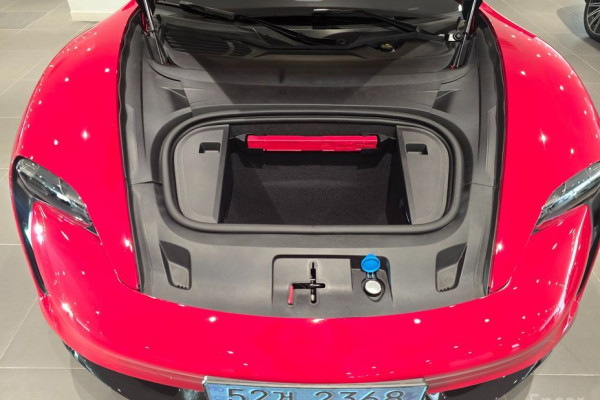 2021 Porsche Taycan с пробегом 16 953 км