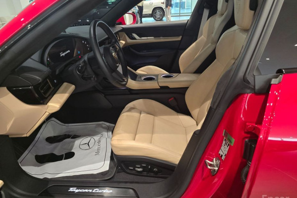 2021 Porsche Taycan с пробегом 16 953 км