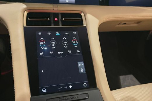 2021 Porsche Taycan с пробегом 16 953 км