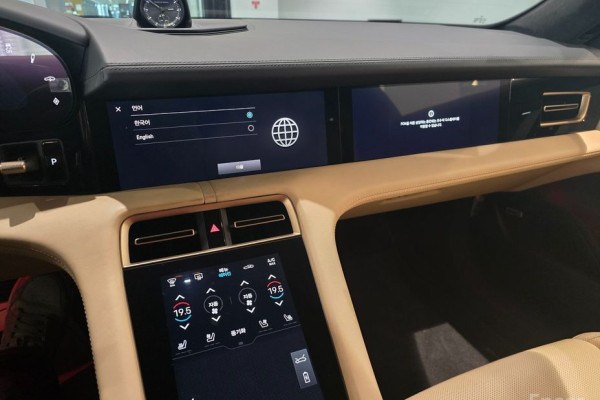 2021 Porsche Taycan с пробегом 16 953 км