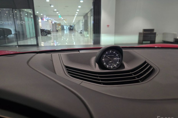 2021 Porsche Taycan с пробегом 16 953 км