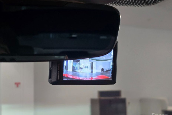 2021 Porsche Taycan с пробегом 16 953 км