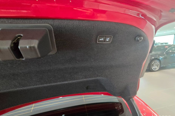 2021 Porsche Taycan с пробегом 16 953 км