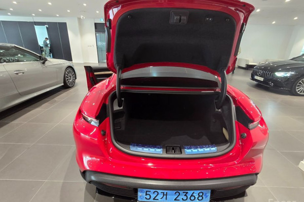 2021 Porsche Taycan с пробегом 16 953 км