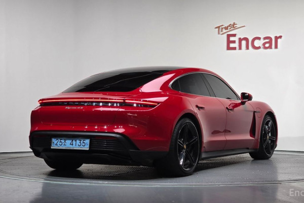 2021 Porsche Taycan с пробегом 29 040 км